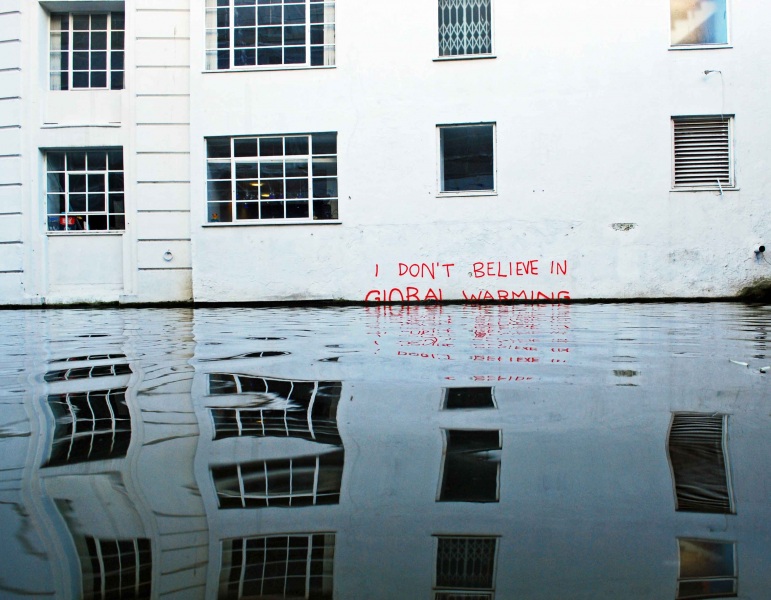 “Non credo nel global warming" di Banksy