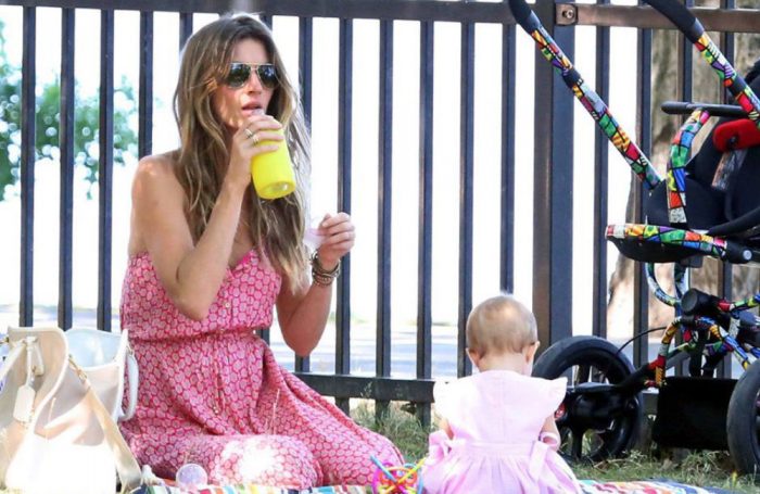 La modella Gisele Bundchen con una borraccia Bkr