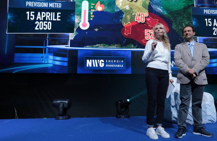 Licia Colò con il meteorologo Luca Lombroso durante il talk iniziale di "New World in Green", Roma, 14 aprile 2019
